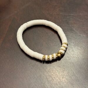 White and gold bead bracelet